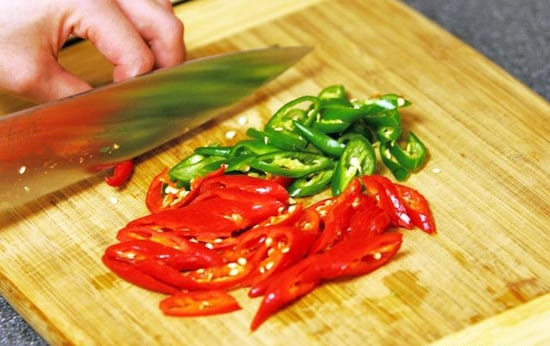 Những mẹo hay giúp việc bếp núc nhẹ tênh, chị em nào cũng nên bỏ túi dùng dần