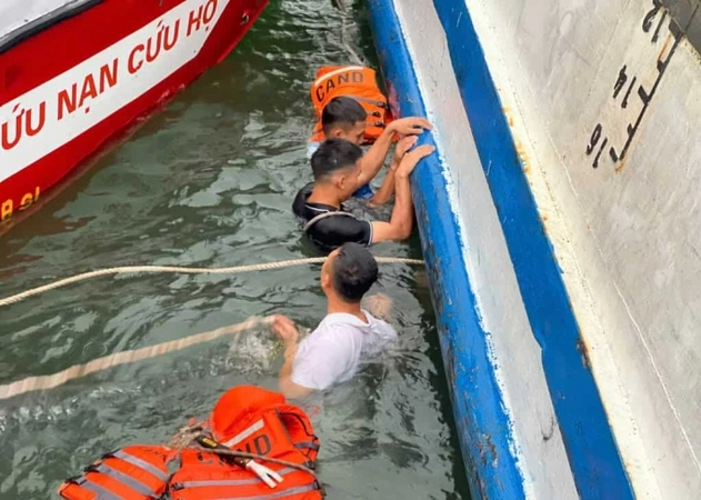 Đến 20h30, các lực lượng tìm được 18 nạn nhân tử vong vụ tai nạn ở Hạ Long