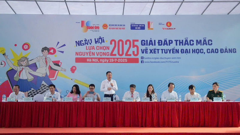 Vì sao phụ huynh 2k7 "mất ăn mất ngủ" vì lo đặt nguyện vọng cho con vào đại học?