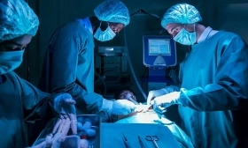 Bê bối hiến tạng gây chấn động tại Mỹ: Điều phối viên bị cáo buộc thúc ép rút máy lấy tạng khi tim vẫn còn đập