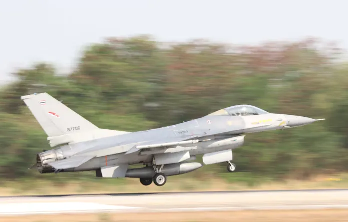 Quân đội Thái Lan: Chuẩn bị triển khai 6 máy bay chiến đấu F-16 tại khu vực biên giới Thái Lan-Campuchia