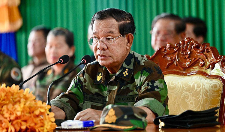 Hun Sen khẳng định không có tranh giành quyền lực giữa chính phủ và quân đội ở Campuchia