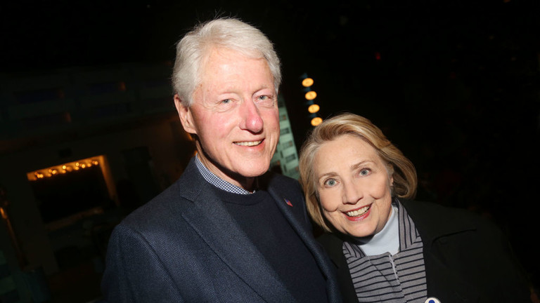 Vợ chồng cựu Tổng thống Mỹ Clinton và các cựu giám đốc FBI bị triệu tập