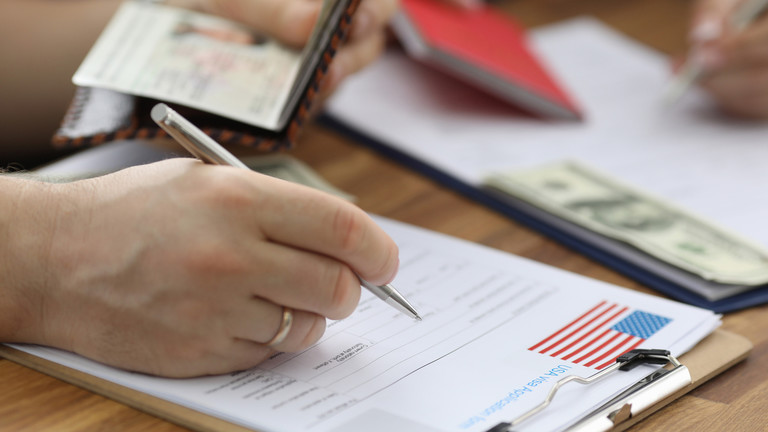 Phí visa Mỹ sẽ tăng vọt đến gần 500 triệu đồng?