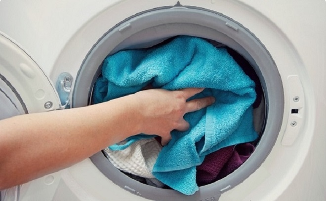 Dùng máy giặt 10 năm mới biết: 7 thói quen này vừa làm hỏng máy, vừa hại quần áo, lại rước bệnh vào người