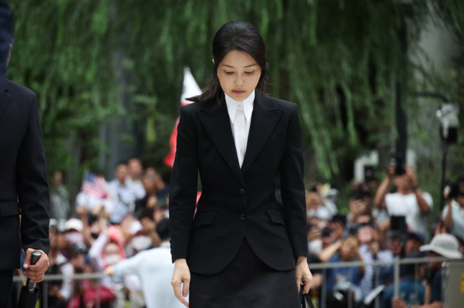Hàn Quốc chấn động: Bà Kim Keon Hee bị bắt giam, lần đầu trong lịch sử cựu tổng thống và phu nhân cùng bị giam giữ