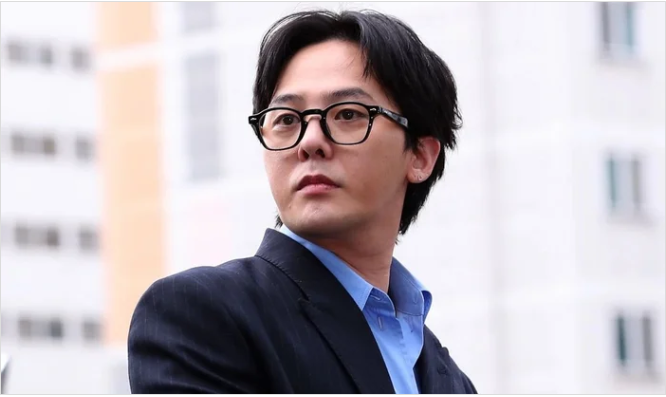 Cảnh sát đột kích điều tra trụ sở YG và G-Dragon trước cáo buộc vi phạm bản quyền liên quan