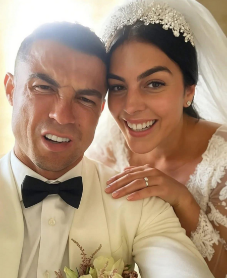 Xôn xao cộng đồng mạng hợp đồng hôn nhân khủng của RONALDO VÀ GEORGINA