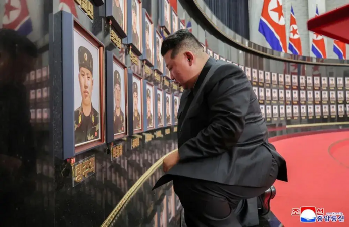 Kim Jong-un đích thân đón thi hài các binh sĩ chiến đấu ở Kursk trở về