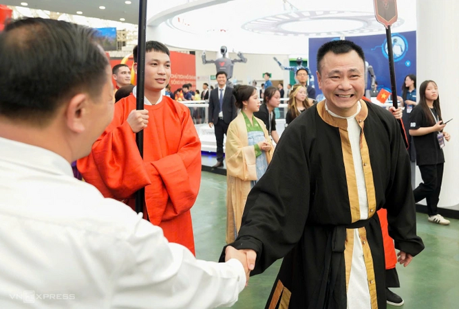 NSND Tự Long lần đầu đóng vai điện ảnh dài hơi trong “Hộ linh tráng sĩ”