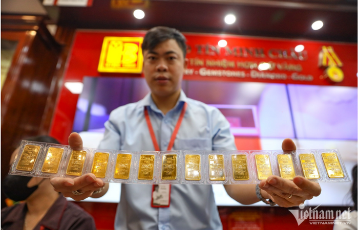 Bỏ độc quyền, bao lâu hết cảnh giá vàng trong nước cao hơn thế giới 17 triệu/lượng?