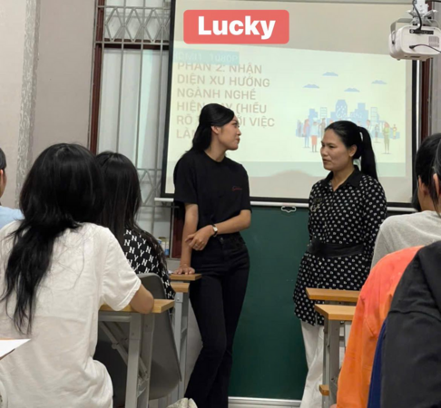 Phụ huynh và các con 2k7 lưu ý: Cơ hội từ xét tuyển bổ sung, đừng bỏ lỡ “cánh cửa thứ hai” vào đại học