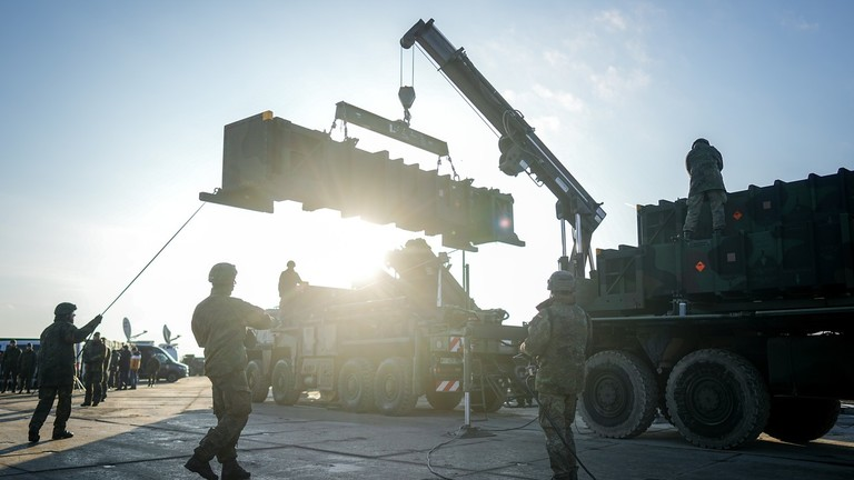 Các quốc gia NATO sẽ cung cấp tên lửa tầm xa cho Ukraine