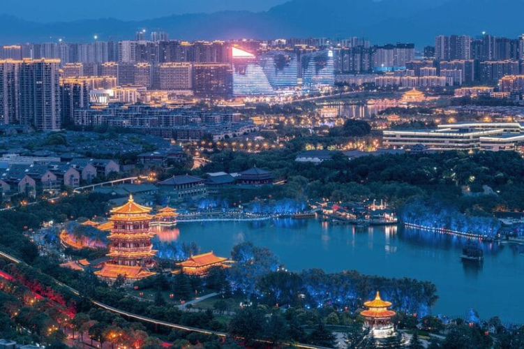 Trường công này quá "khủng": Tuyển giáo viên lương hằng năm từ 800 triệu - 1,7 tỷ, sau 6 năm cấp nhà