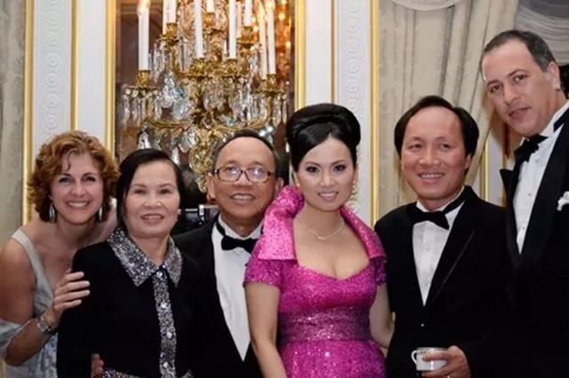 Hé lộ cuộc sống xa hoa của ‘nữ ca sĩ người Việt giàu nhất thế giới’ trong căn biệt thự 1.000 tỷ