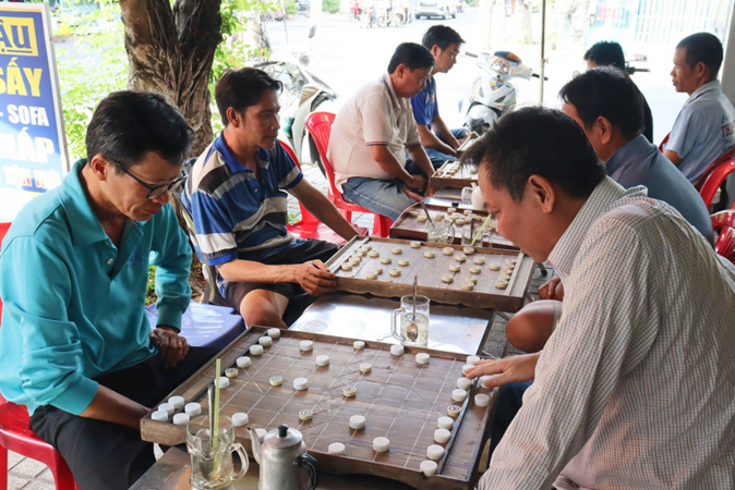 Những ngày đầu tiên sau nghỉ hưu: Vừa an yên vừa chông chênh