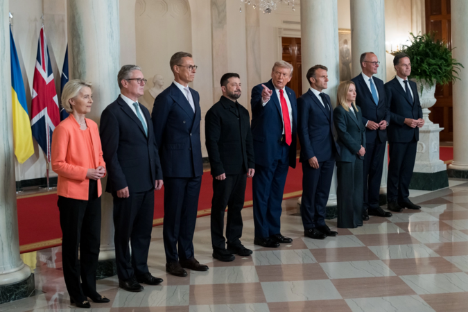 Ông Trump ra điều kiện trừng phạt mạnh tay với Nga: Khó cho NATO, EU