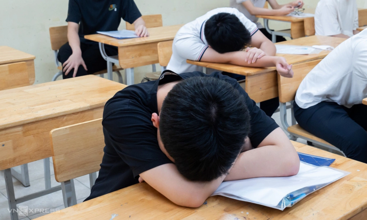 'Khai tử' đình chỉ học, kỷ luật nặng nhất với học sinh là viết bản kiểm điểm