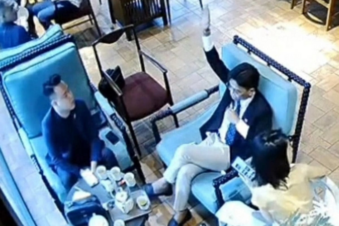 Thông tin mới nhất vụ việc "tổng tài" vào quán cafe