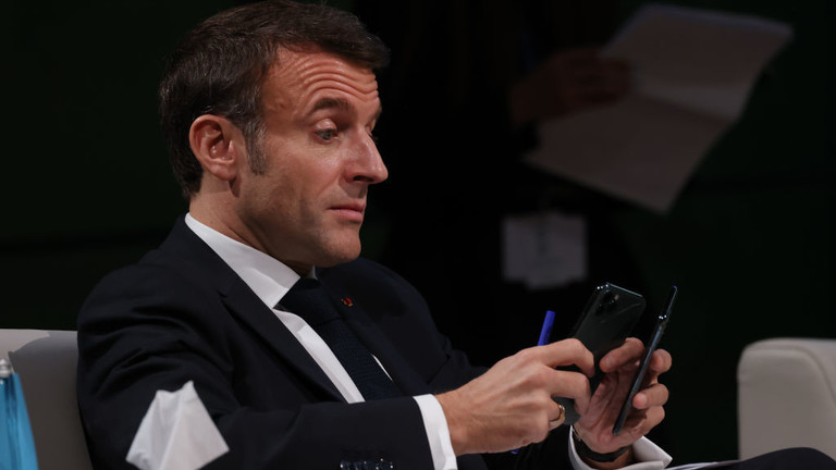 Tổng thống Macron bị chặn đường ở New York, phải gọi ‘cầu cứu’ Trump mới được... đi bộ tiếp
