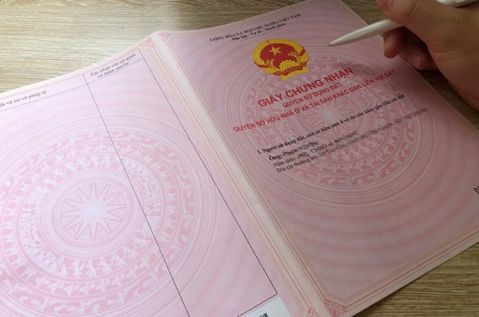 Chuyện hy hữu: Mua đất nhưng không làm thủ tục sang tên sổ đỏ ngay, chú phải hầu tòa khi cháu ruột ly hôn