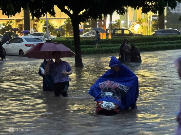 Toàn cảnh một ngày mưa lụt ở Hà Nội (30/9/2025)