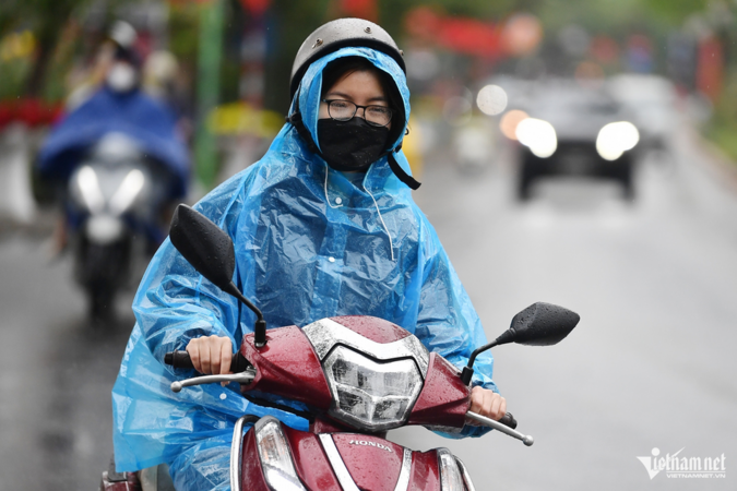 Hà Nội nắng liên tiếp 3-4 ngày, sắp xuất hiện 2 đợt không khí lạnh