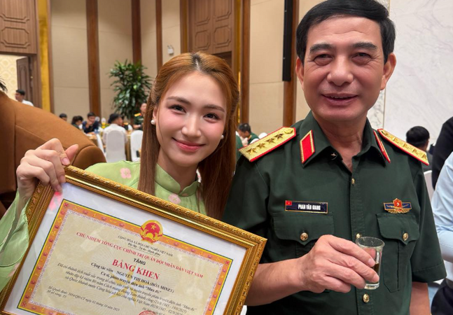 Hòa Minzy ủng hộ quê hương Bắc Ninh 500 triệu