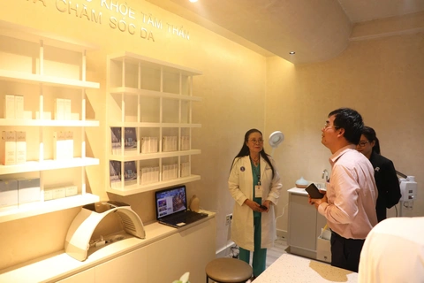 Trường đại học mở phòng tư vấn sức khỏe tâm thần cho sinh viên và chăm sóc da cho nhân viên nữ
