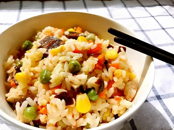 🍚 Chán cơm trắng rồi? Bạn hãy thử cách nấu cơm mới này xem sao