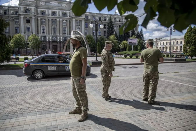 Ukraine: Người đàn ông bị đưa đến văn phòng tuyển quân, ít phút sau súng nổ khiến hai sĩ quan trúng đạn
