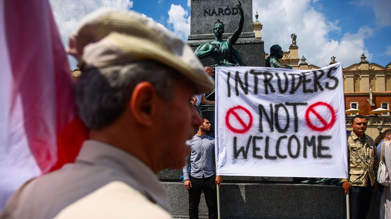 Đức và Ba Lan muốn người Ukraine rời đi