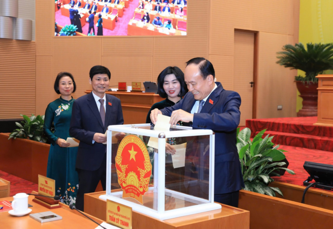 Chân dung tân Chủ tịch Phùng Thị Hồng Hà và các Phó Chủ tịch HĐND TP Hà Nội