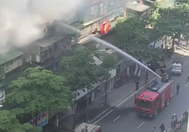 Hình ảnh cháy 'chuồng cọp' ở khu tập thể cũ Hà Nội