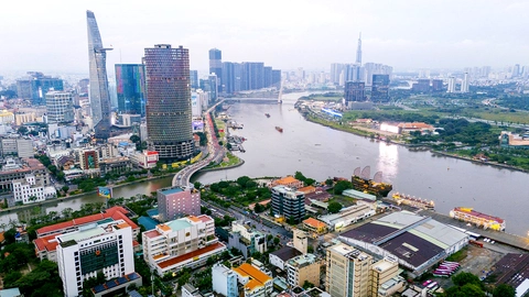 TPHCM MIỄN PHÍ bảo hiểm y tế cho học sinh và người trên 65 tuổi