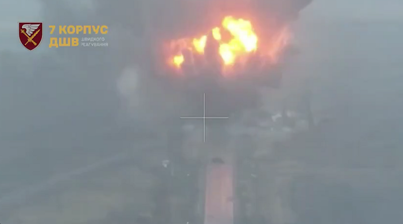 Ukraine cho nổ tung cả tuyến đường để ngăn Nga tiếp tục luồn sâu vào Pokrovsk