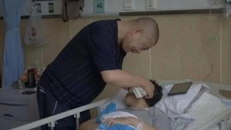 Người chồng giữ vợ "đông lạnh" suốt 7 năm, nay có quan hệ với người khác, bị chỉ trích dữ dội