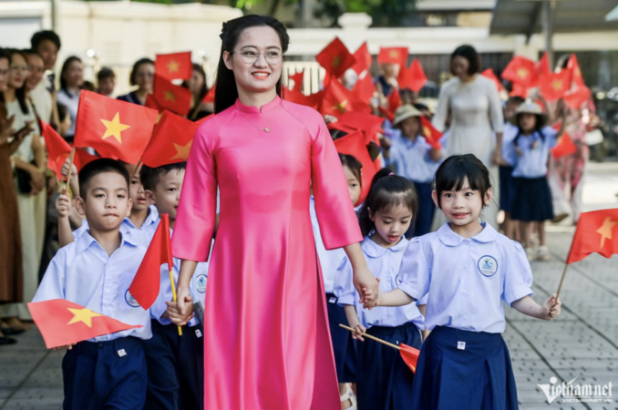 Lời chúc ngày 20/11 cho cô giáo ngắn gọn, ý nghĩa nhất 2025