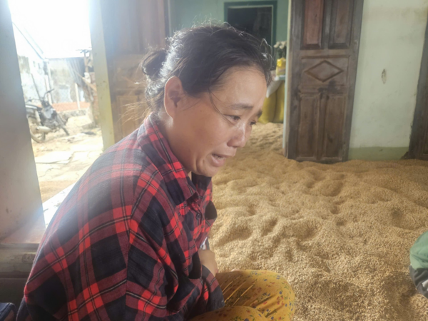 Nhìn chồng chìm trước mắt mà bất lực – nỗi đau xé lòng của gia đình mất 3 người trong lũ dữ