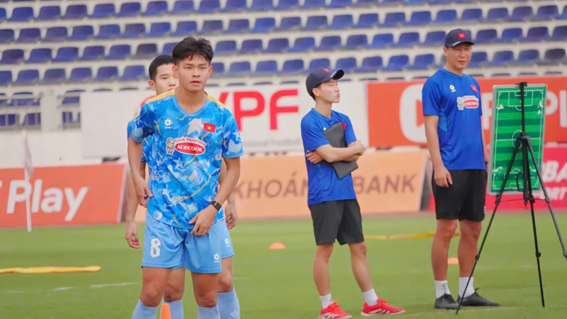 Bị loại khỏi U22 Việt Nam, Bùi Vĩ Hào phản ứng ra sao?