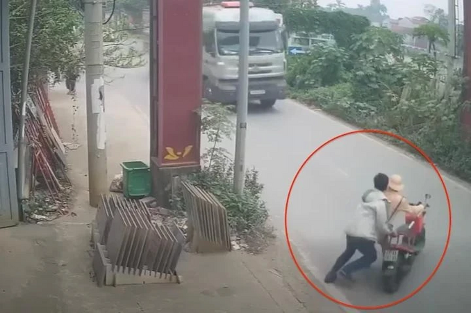 Danh tính người đẩy đại úy CSGT vào đầu xe tải