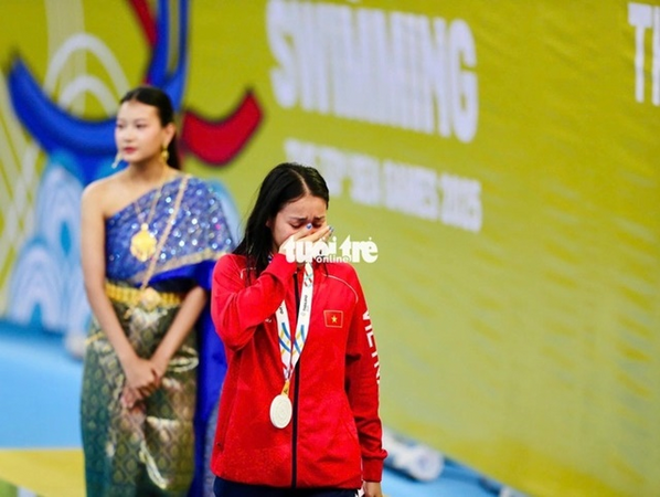 Hé lộ câu nói gây tổn thương của vị lãnh đạo khiến kình ngư Mỹ Tiên bật khóc nức nở ngay khi huy chương