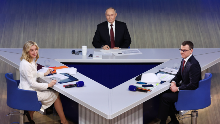 Ông Putin họp báo thường niên, trả lời các vấn đề nóng như xung đột Nga-Ukraine, tràn ngập thông tin!
