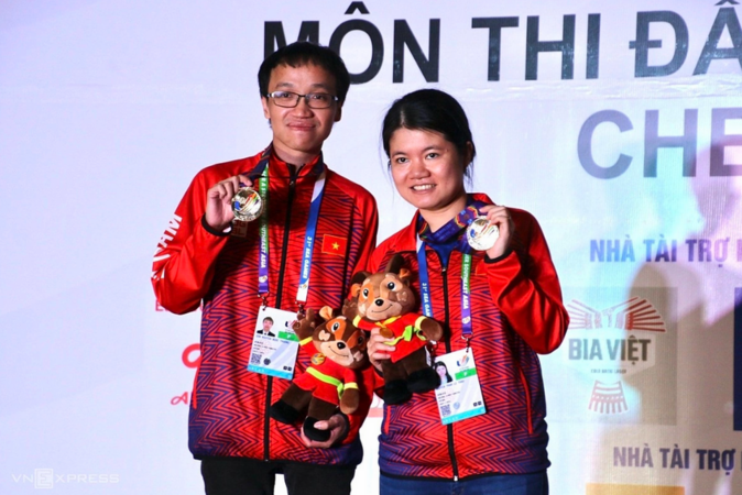 Chuyện tình đáng ngưỡng mộ của cặp vợ chồng lập kỳ tích cùng giành HCV SEA Games 33 cho đoàn Việt Nam