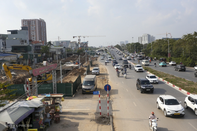 Có giải pháp gì cho Hà Nội đỡ phải xén vỉa hè, mở rộng mặt đường?
