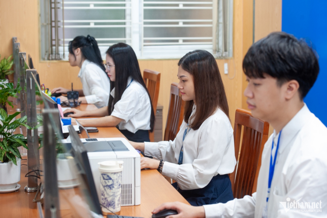 Tiếp tục tinh giản biên chế, đề xuất điều chỉnh tiền lương với cán bộ, công chức