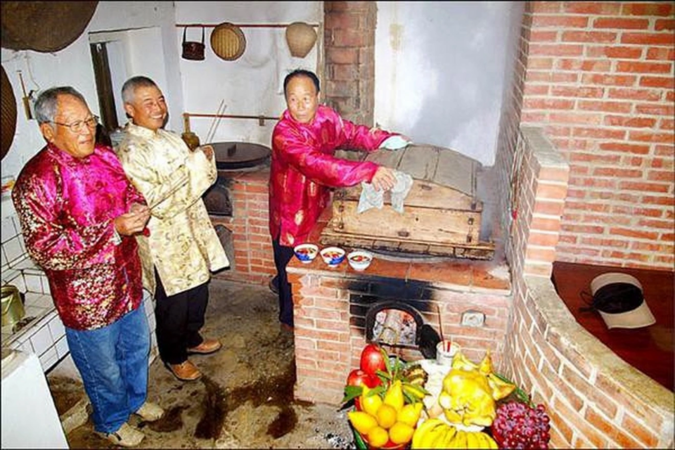 Tục cúng Táo quân ở Trung Quốc có gì khác so với Việt Nam?