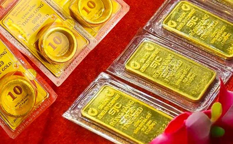 Sao người dân muốn bán vàng mà ngân hàng không mua làm họ tìm "chợ đen"?