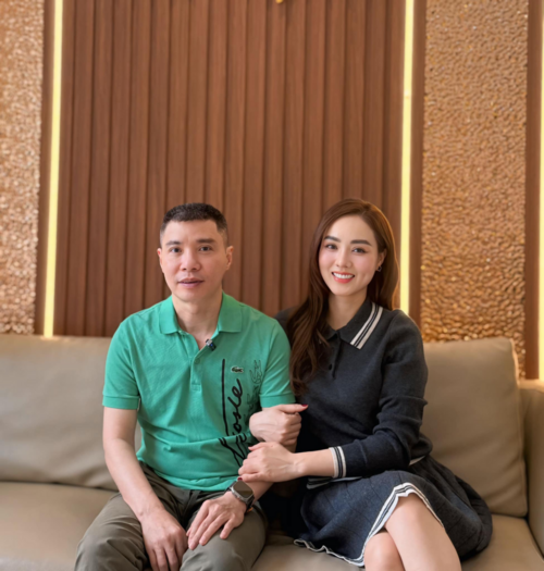 Vợ NSND Công Lý nói gì khi nhiều người nói cô lợi dụng hình ảnh, sức khoẻ của chồng để quảng cáo, trục lợi