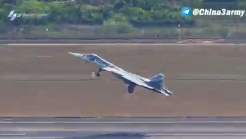 Su-57 không tuân theo định luật vật lý nào à 🤣